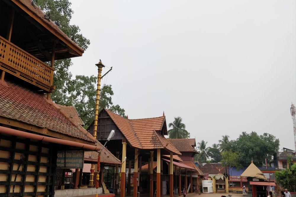 Mullakkal Rajarajeswari Temple (10).jpg